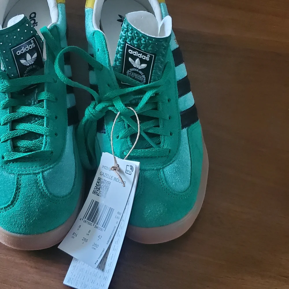Adidas Gazelle Green and Yellow Sneakers NWT MEN'S 8.5 - Picture 6 of 8